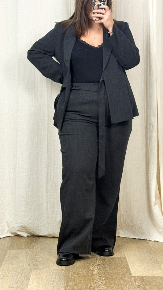 Pantalon Bestie – Pantalon de costume gris femme