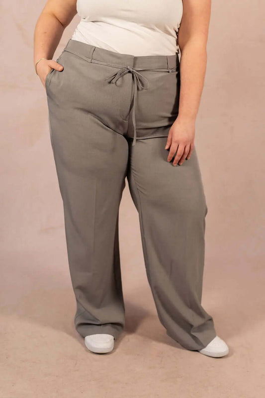 Pantalon tailleur droit - Pantalon Marine - grande taille - LAÏLLA