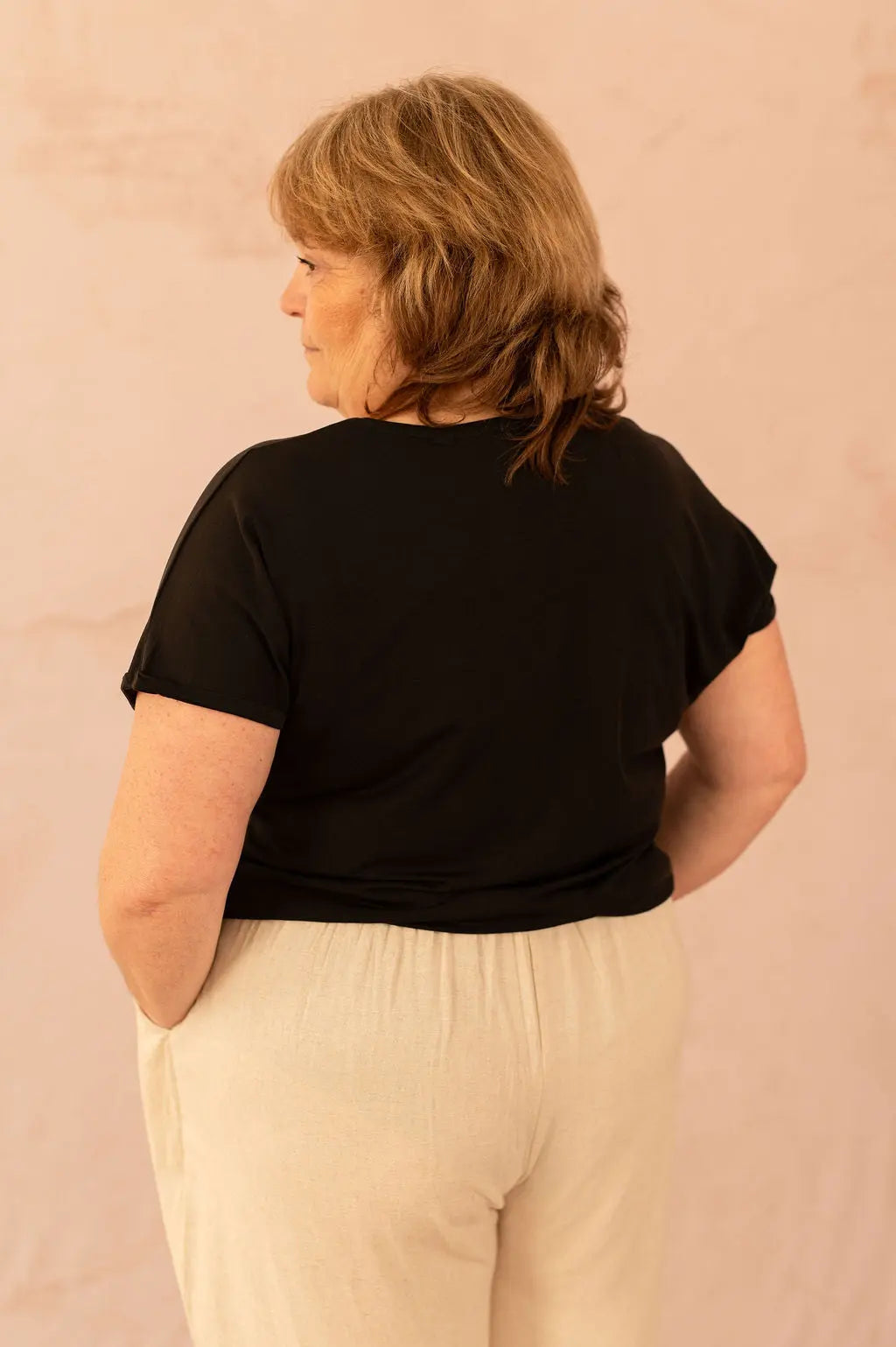 T-shirt fluide manches courtes en col V - T-shirt Basic - grande taille - LAÏLLA