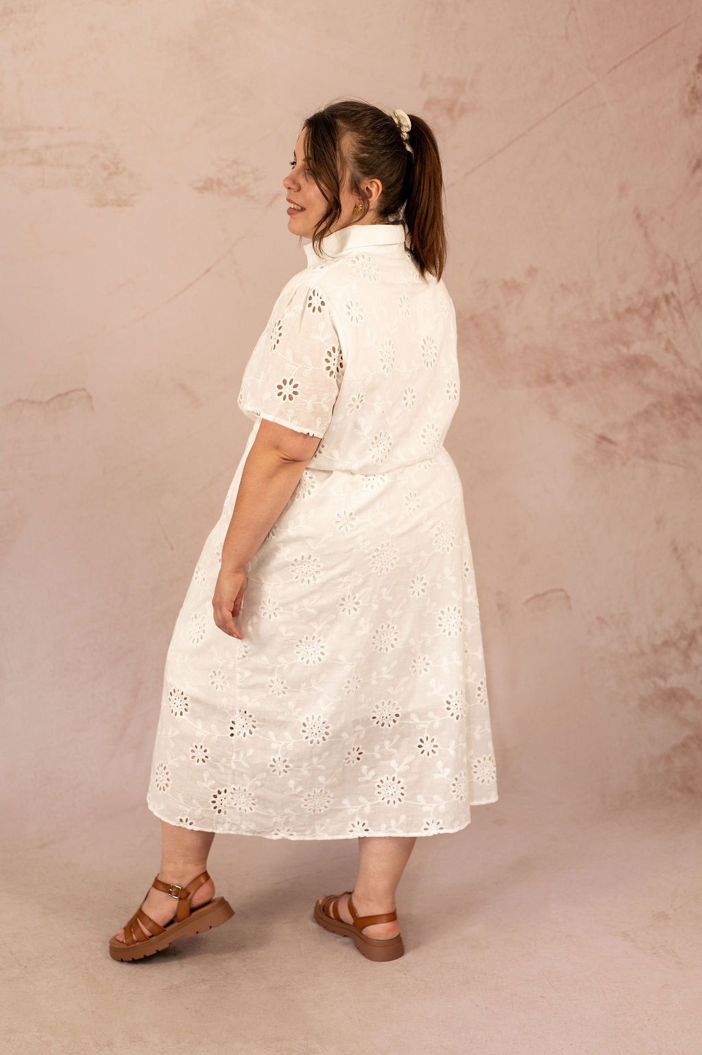 Robe chemise en broderie anglaise - Robe Elisabeth, vue de dos