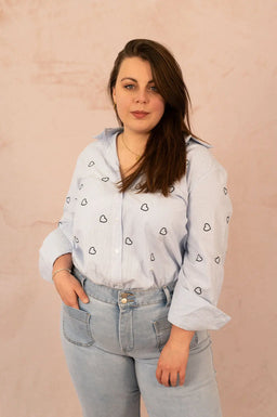 Chemise à rayures avec cœurs brodés - Chemise Leslie - grande taille -  LAÏLLA