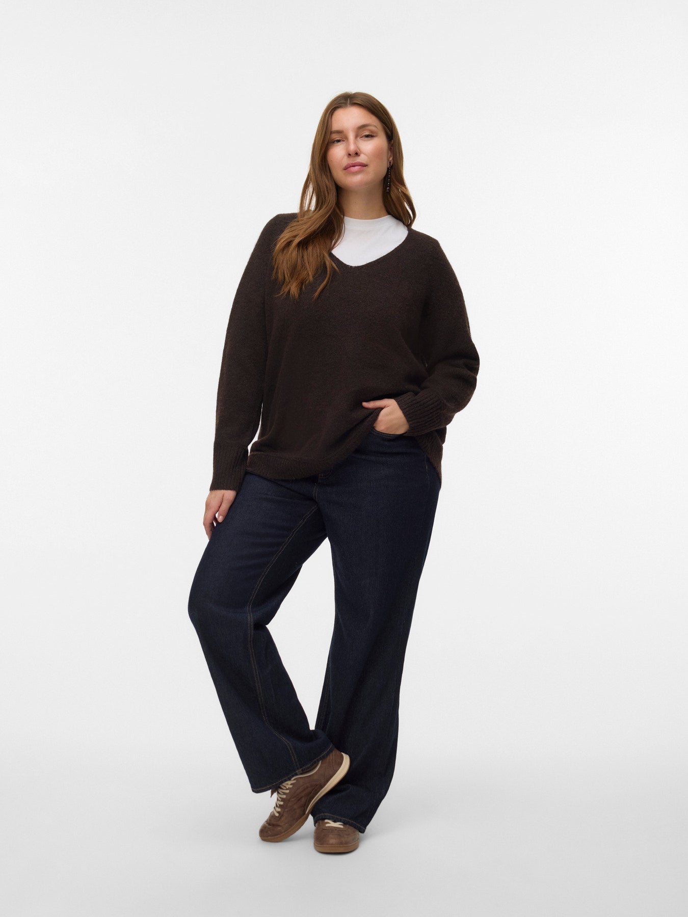 Pull Aquarius – Pull col V chocolat en maille douce