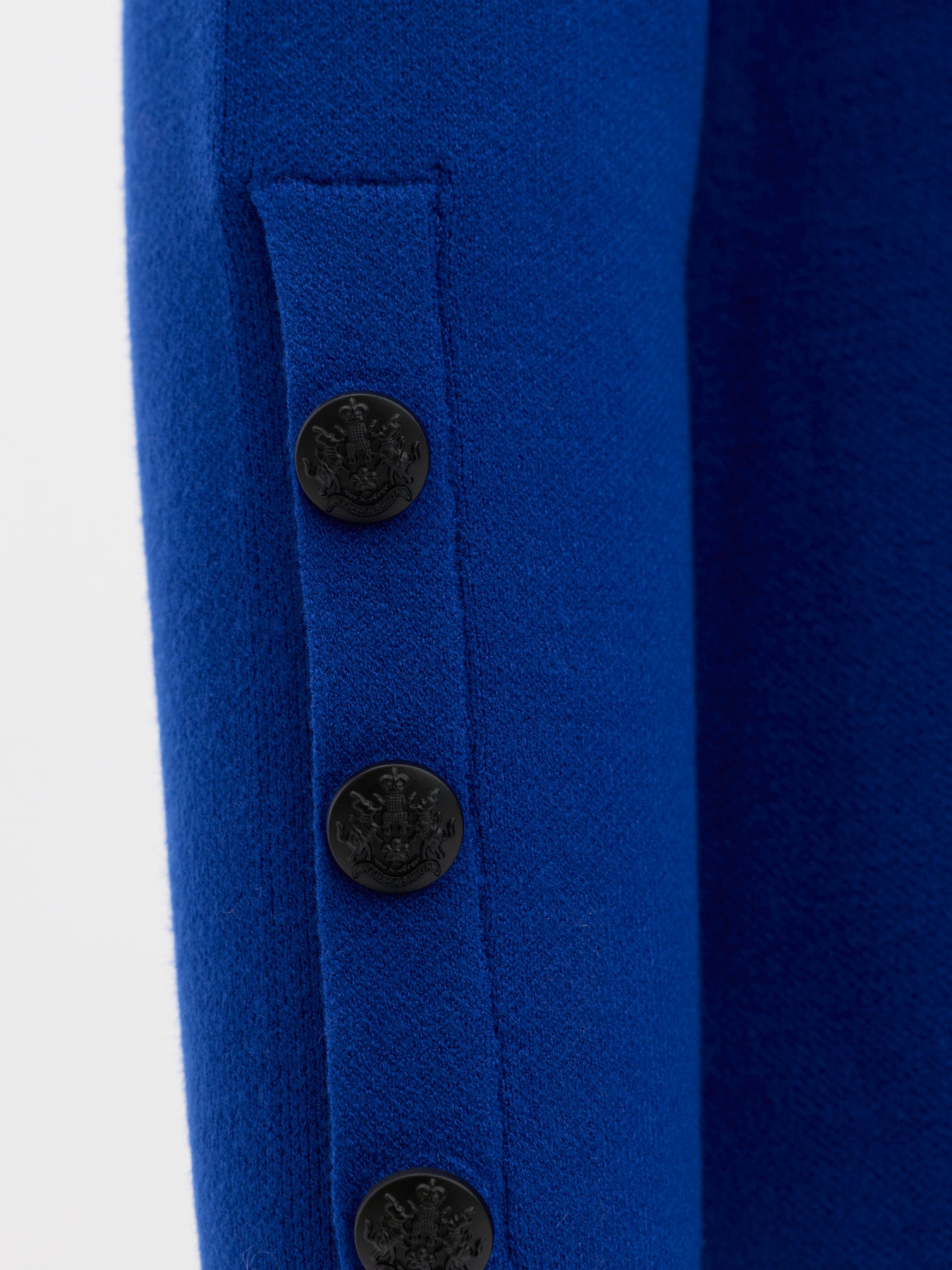 Pull Gold – Pull col rond bleu électrique