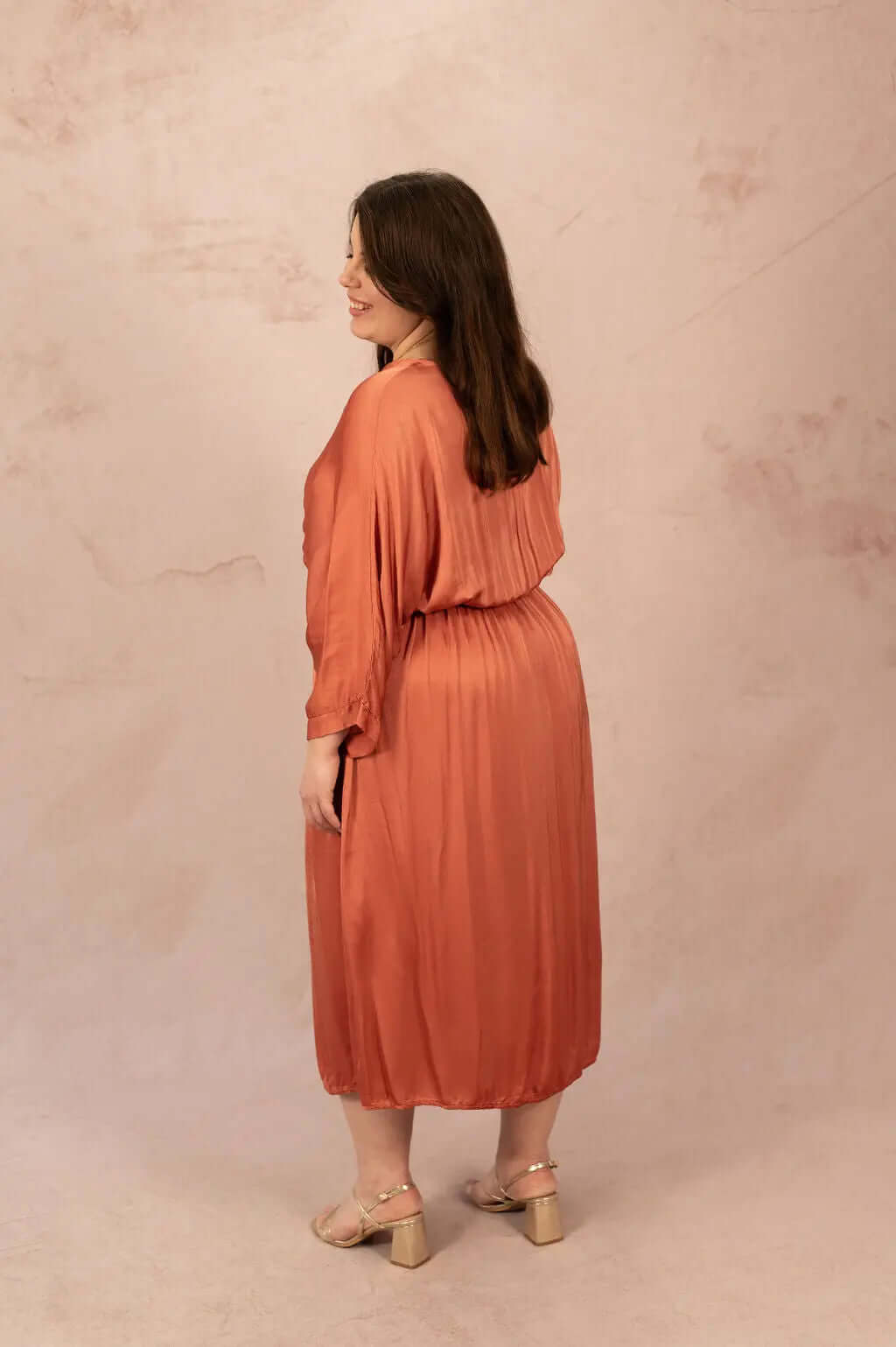 Robe satinée avec élastique - Robe Iris - grande taille -  LAÏLLA