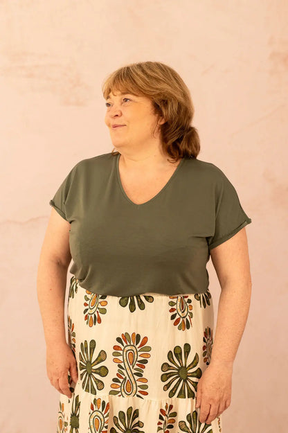 T-shirt fluide manches courtes en col V - T-shirt Basic - grande taille -  LAÏLLA