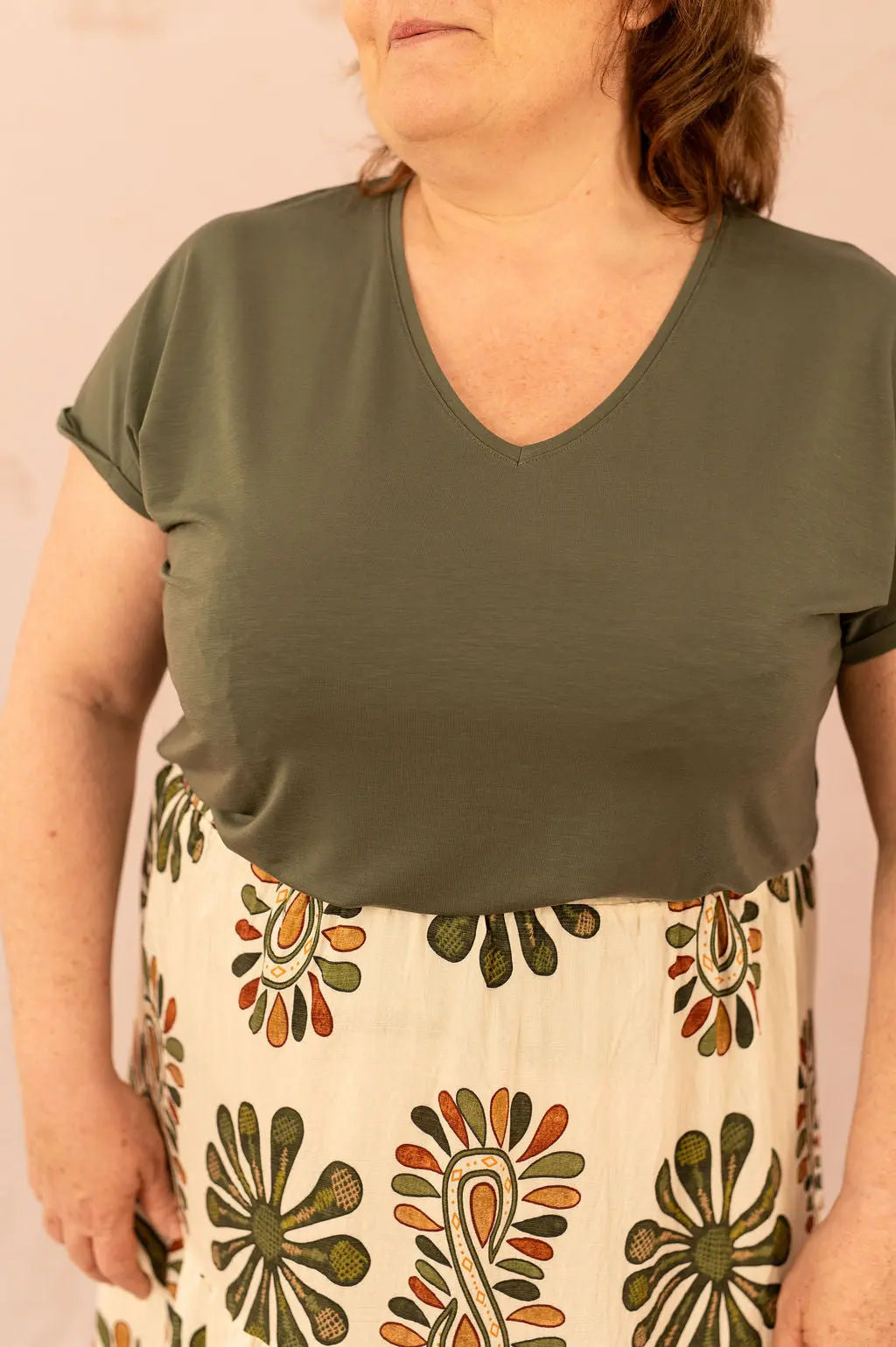 T-shirt fluide manches courtes en col V - T-shirt Basic - grande taille -  LAÏLLA