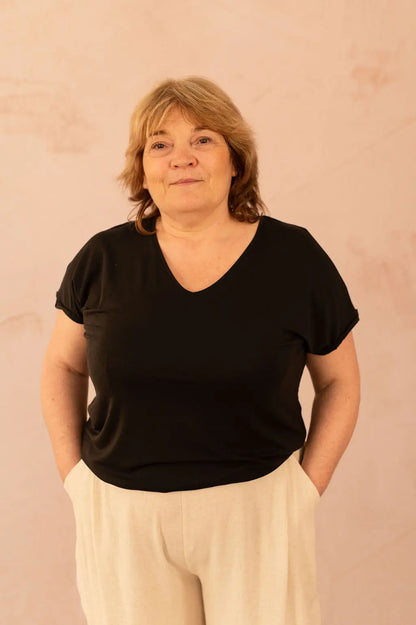 T-shirt fluide manches courtes en col V - T-shirt Basic - grande taille -  LAÏLLA
