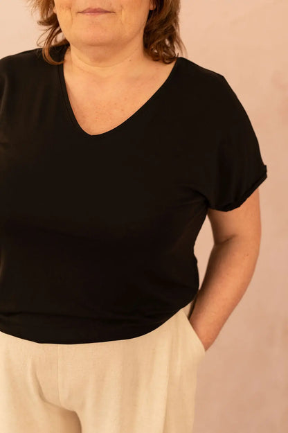 T-shirt fluide manches courtes en col V - T-shirt Basic - grande taille -  LAÏLLA