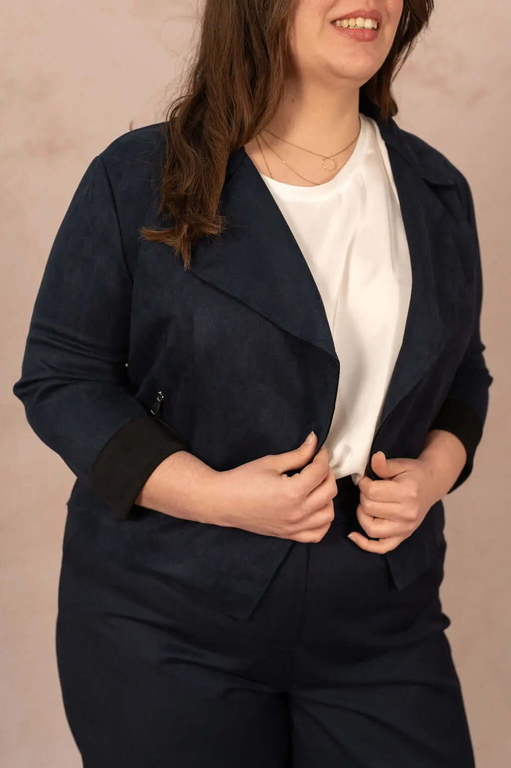 Veste courte en suédine - Veste Paola - grande taille -  LAÏLLA