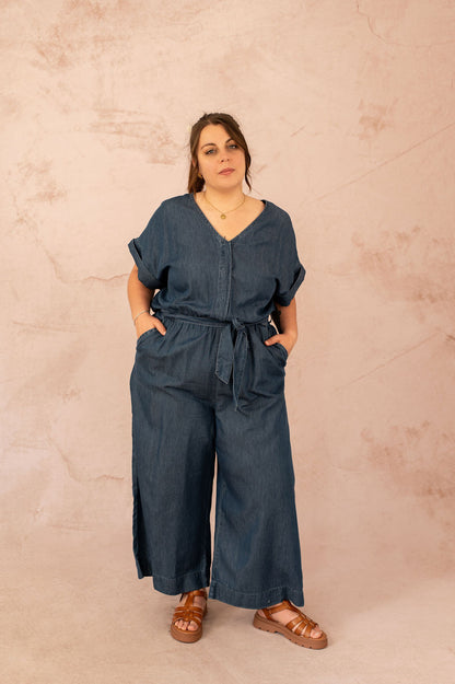 Combinaison pantalon grande taille en jean léger, coupe ample et moderne