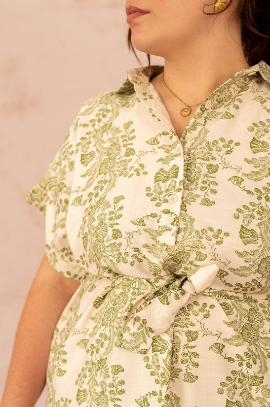 Robe trapèze à imprimé - Robe Isra, gros plan sur le nœud et l'imprimé